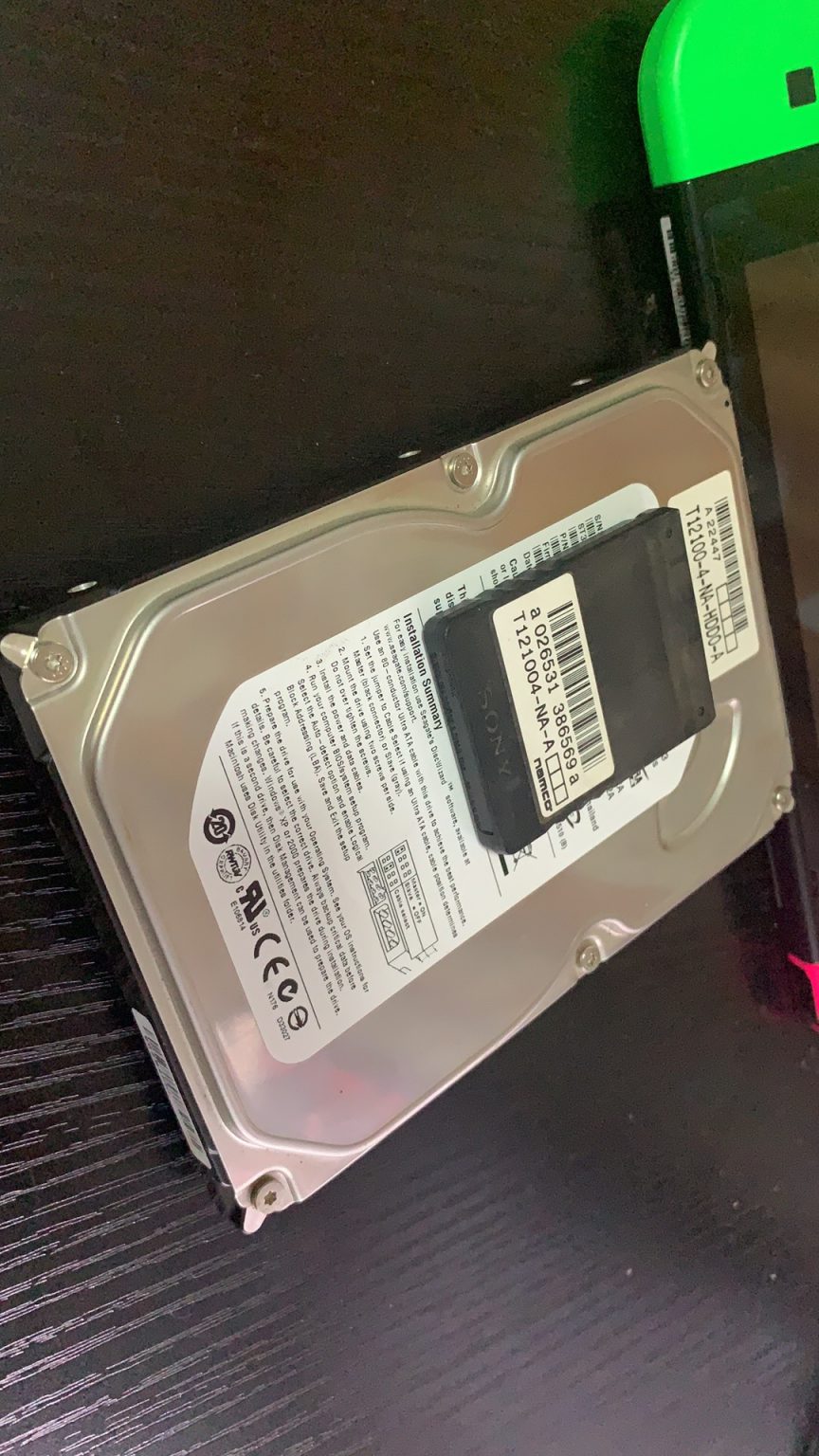 我尝试了 Poly Sync 20 会议扬声器